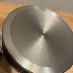 【メルカリ完売】Royal Selangor 手仕上げ クラシック表現コレクション ピューター灰皿の画像