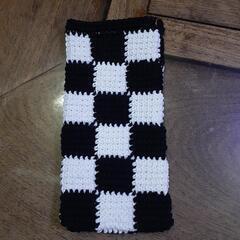 ハンドメイドスマホポーチBLACK&WHITEチェッカー柄