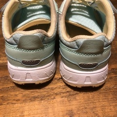 スニーカー23cmの画像