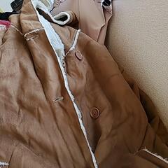 お話し中。薄手コート