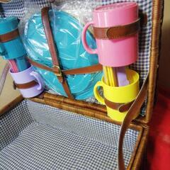 ピクニック 食器セット 4人前 未使用籠付きの画像