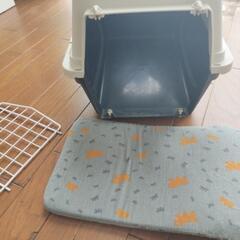 仔犬用のケージの画像