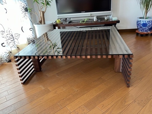 オシャレなローテブル　天板ガラス　