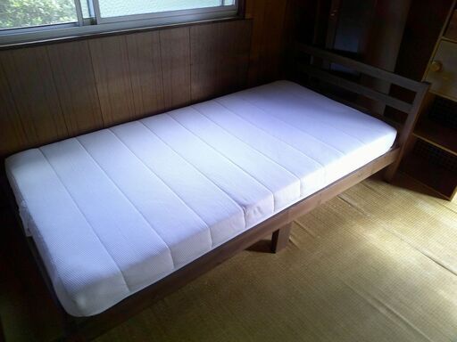 ニトリ　シングルベット②　木製　マットレス付き