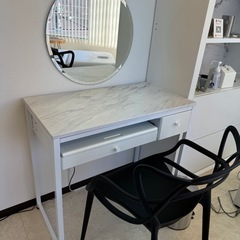 lowya テーブル　鏡台　デスクの画像