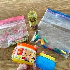 使いかけののり、クーピーや色鉛筆