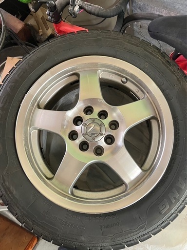 スタッドレスタイヤ　ホイール付き