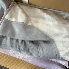 中古　厚手の毛布
