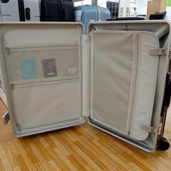 ★ジモティ割あり★ キャリーケース　ブラック　ドリンクホルダー付き　YJ3996の画像