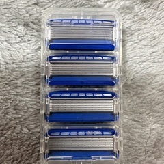カミソリの刃新品4つの画像