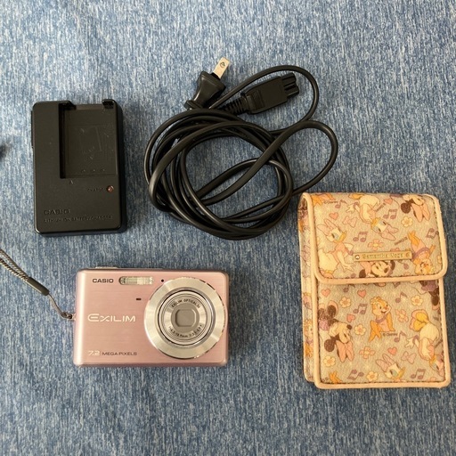 取引中CASIO EXILIM EX-Z77 ピンク モックアップ