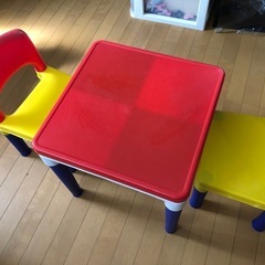 【お取り引き中】値下げ❗️キッズ用椅子テーブルセット　キズ汚れ有り
