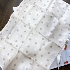 オムツ替えシート 母子手帳ケースの画像