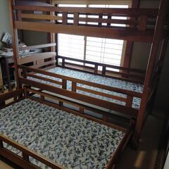 岩手　盛岡　3段ベッド　ベット　3段ベッド　ロータイプ収納式3段ベッド　木製　手渡し　キャスター　ローラー　移動の画像