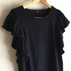 UNIQLO/フリル袖Tシャツの画像