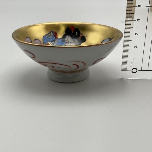 m0923607-5 九谷焼 春画 盃 金彩色絵人物図 金襴手 陶磁器 古美術品 酒器 酒盃 杯 枕絵 金彩 骨董品 浮世絵 お猪口 中古品