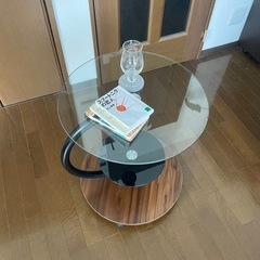 ガラステーブル