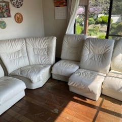 5人掛けコーナーソファーをお譲りしますの画像