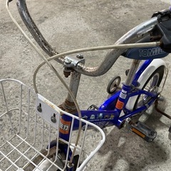 トミカ 自転車　4.5歳用　補助輪 手押し棒付きの画像