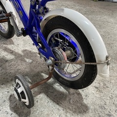 トミカ 自転車　4.5歳用　補助輪 手押し棒付きの画像