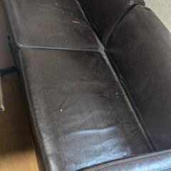 革のソファー
