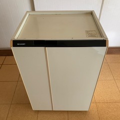 シャープ製スチールキャビネット