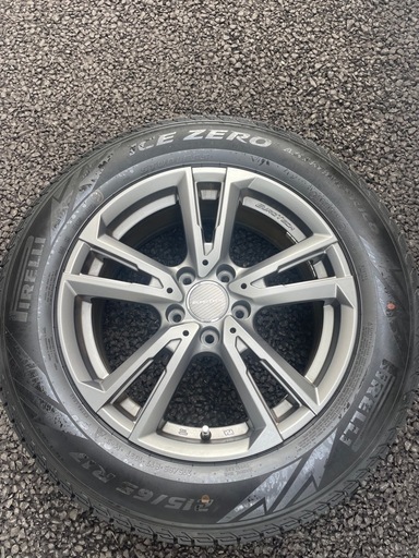 スタッドレスタイヤ215/65 R17