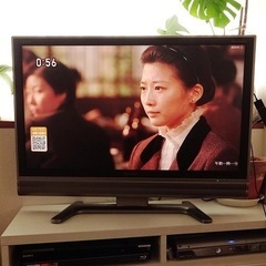 AQUOS SHARP　テレビ 37型 大きい モニター デジタルハイビジョン　アクオスの画像