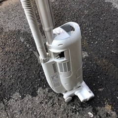 NO：1885 SHAPRほうき形電気掃除機‼️   超お買い得品❣️の画像