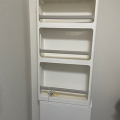 隙間収納棚の画像