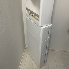隙間収納棚の画像