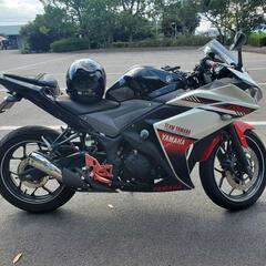 YAMAHA YZF-R25の画像