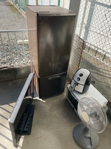 冷蔵庫　Panasonic NR-B176W  ／オーブンレンジ　Panasonic NE-C236-W (2014年) / SONYテレビ　KDL-32CX400 11年/  エアフライヤーオーブン / ファン 2000年