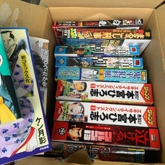 最近のコンビニの　漫画本 約４０冊 マンガ ほぼ一度読んだのみ　ゴルゴ　など　いろいろ　コンビニでここ数ヶ月購入したものです。同じものがある場合があります。箱2箱分　の画像