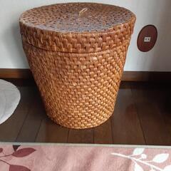 籐製品の大きなかご
