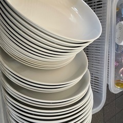 いろんな食器の画像