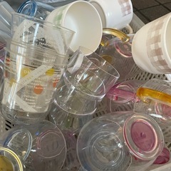 いろんな食器の画像