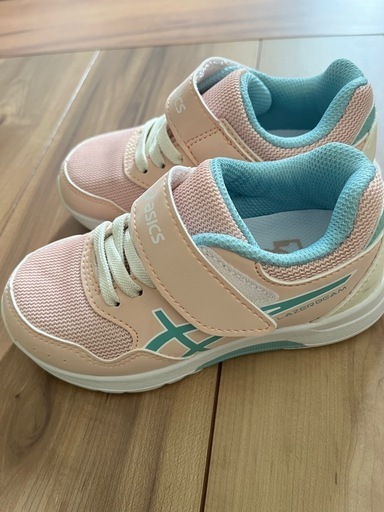 お値下げ❣️asics新品⭐︎スニーカー⭐︎16センチ
