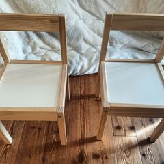 IKEA LÄTT レット 子ども用テーブル チェア2脚付の画像