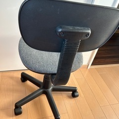 PCデスク向けイスの画像