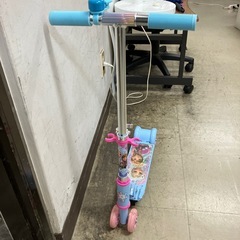 ☆値下げ☆K2410-030 アナと雪の女王 スクーター 汚れあり 中古の画像