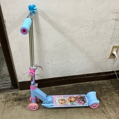 ☆値下げ☆K2410-030 アナと雪の女王 スクーター 汚れあり 中古の画像