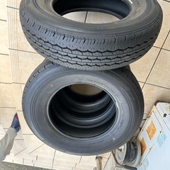 ハイエース純正夏タイヤ4本の画像