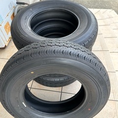 ハイエース純正夏タイヤ4本の画像