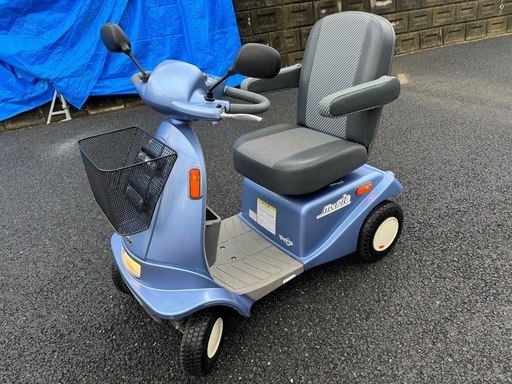 シニアカー　電動四輪車いす