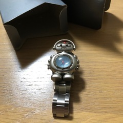 ロボット型腕時計
