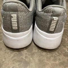 PUMAスニーカー23cmの画像