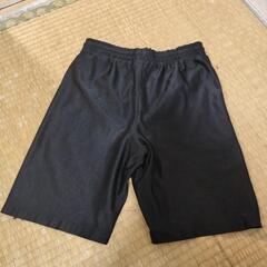 🌈NEW BALANCE　ポリエステル半ズボン黒　Sサイズ　部活着のズボンに最適です。の画像
