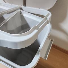 【お取引先決定！】仕切り付き キッチン用 大きめゴミ箱 の画像