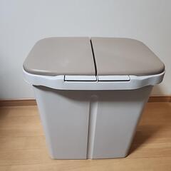【お取引先決定！】仕切り付き キッチン用 大きめゴミ箱 